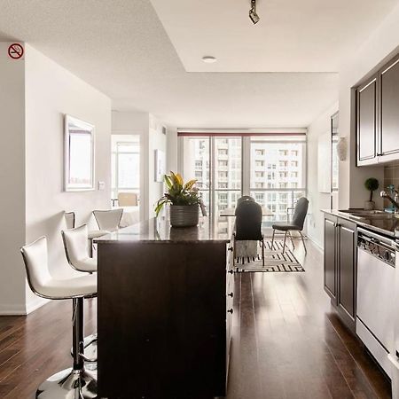 Апартаменты Downtown Toronto+Free Parking+Cn Tower View Экстерьер фото