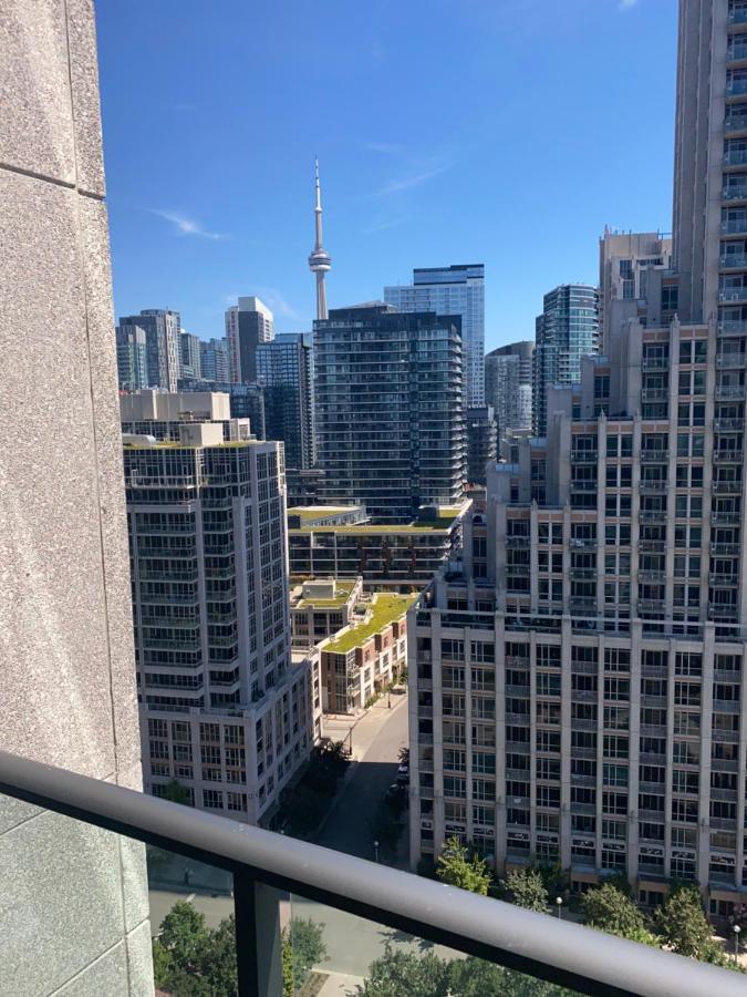 Апартаменты Downtown Toronto+Free Parking+Cn Tower View Экстерьер фото