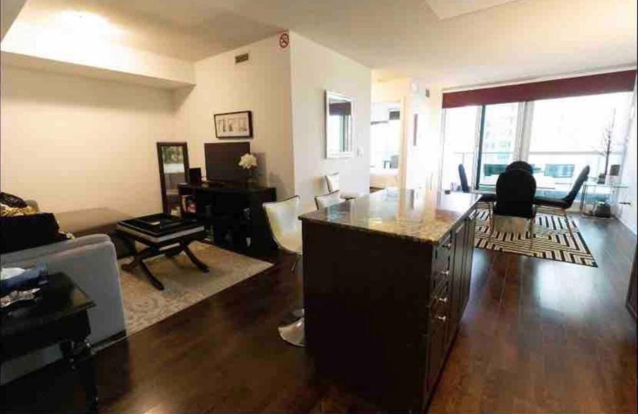 Апартаменты Downtown Toronto+Free Parking+Cn Tower View Экстерьер фото